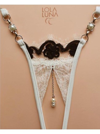 sexy perizoma gioiello aperto all'inguine in pizzo bianco con ricami neri modello Belize 2