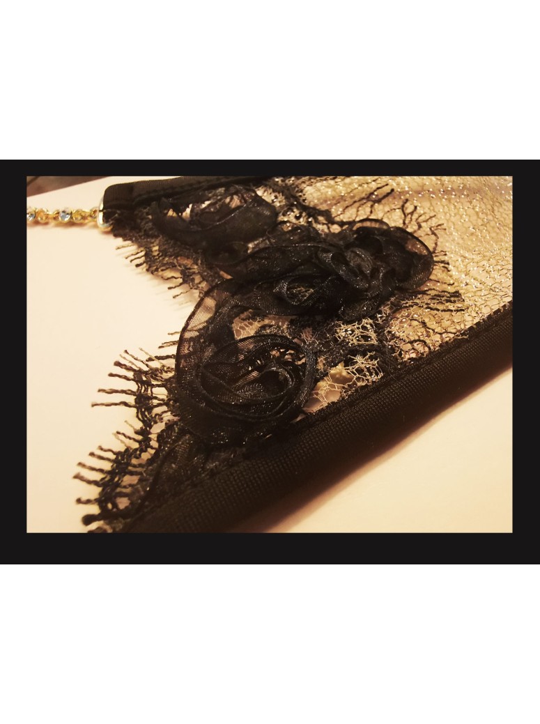 elegante perizoma gioiello con inserto in pizzo nero modello Togo