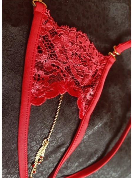 provocante perizoma aperto in pizzo rosso con gioielli e catenine dorate modello Carmen