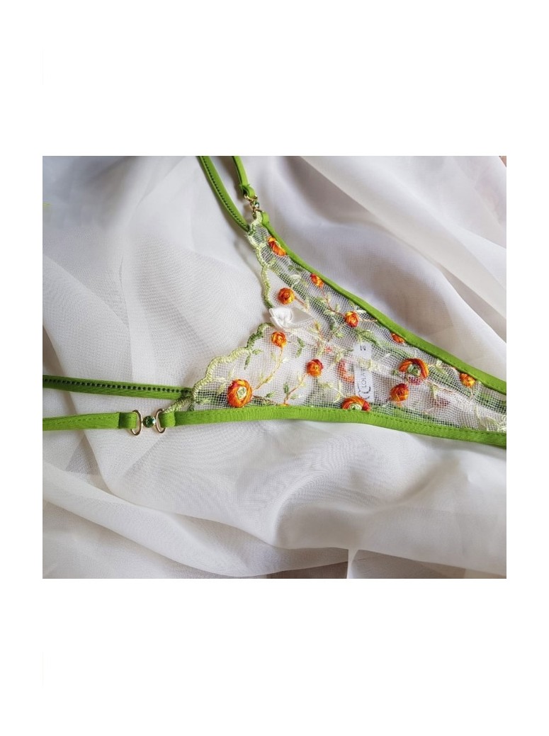 sensuale perizoma in tulle con ricami floreali e gioielli modello Vaiana