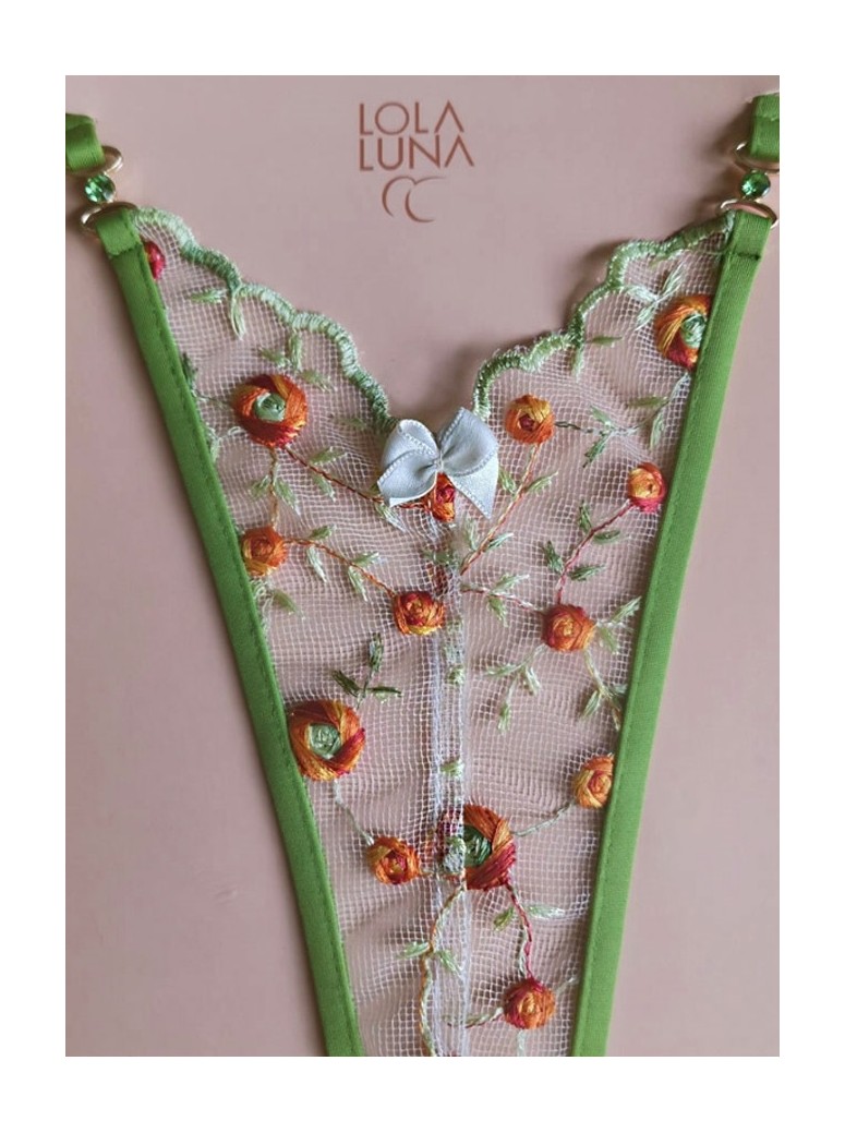 sensuale perizoma in tulle con ricami floreali e gioielli modello Vaiana