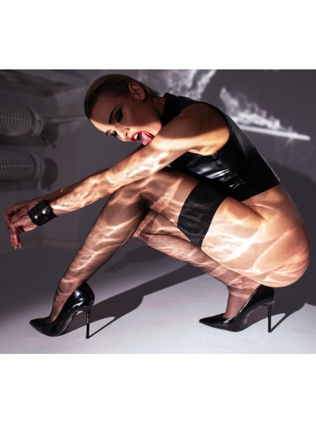 Noir Handmade top elasticizzato in wetlook con cerniera Noir Handmade top elasticizzato in wetlook con cerniera