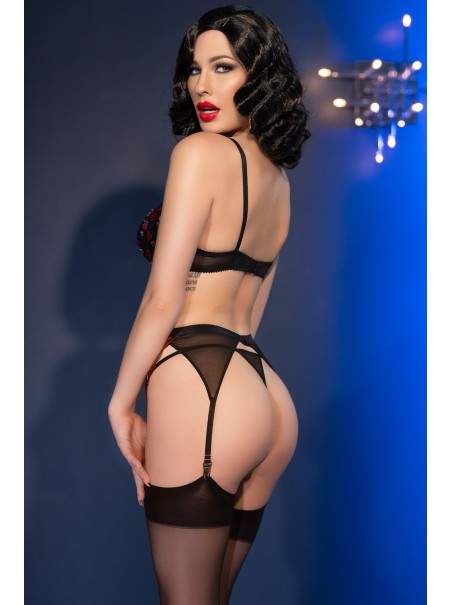 romantico completino intimo 4 pezzi compreso di calze decorato da cuoricini