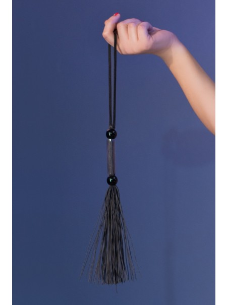 provocante set wetlook nero 4 pezzi completo di calze e frustino