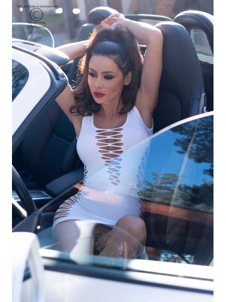 sensuale abitino bianco con accattivanti aperture