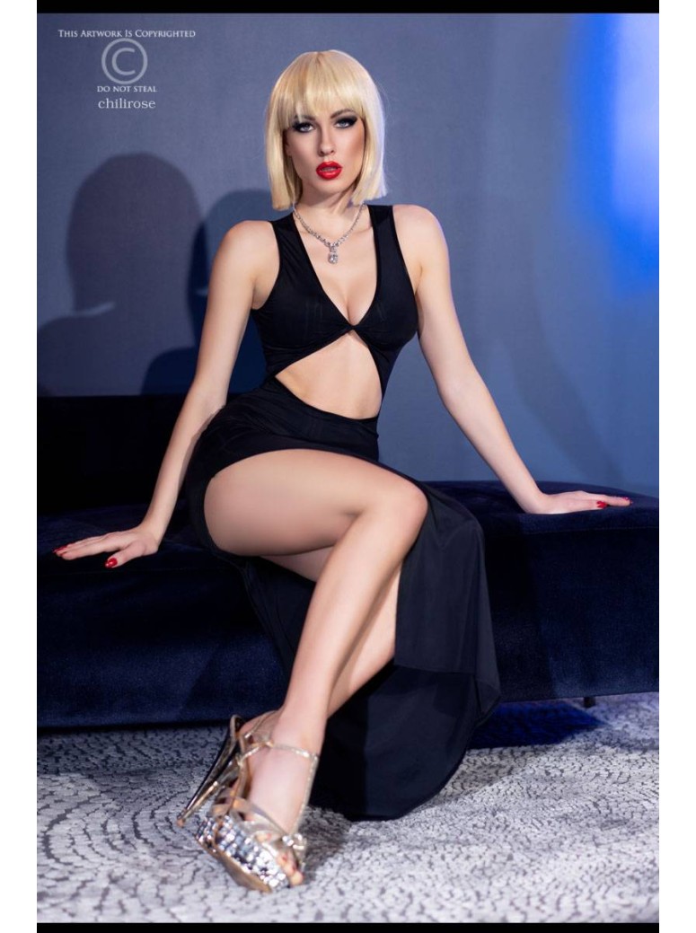 sensuale abito nero con provocante spacco incluso di perizoma a Y