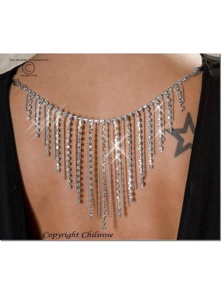 sensuale abitino con scollatura gioiello sulla schiena