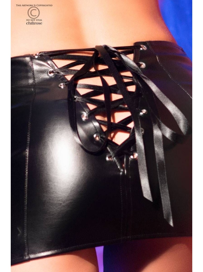 accattivante minigonna nera in ecopelle