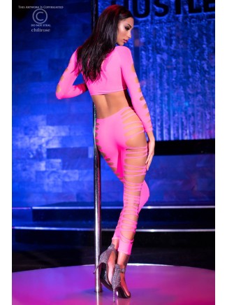 intrigante set crop top e leggings rosa con sexy tagli 2