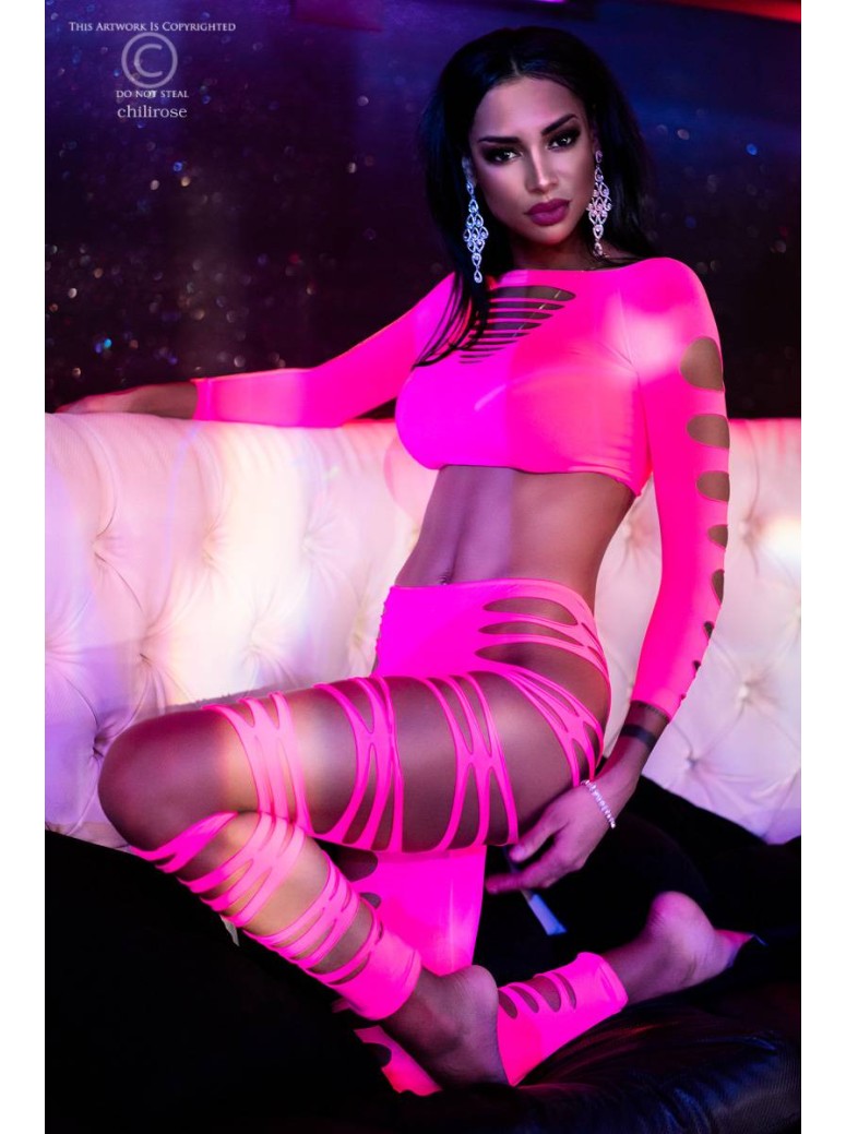 intrigante set crop top e leggings rosa con sexy tagli
